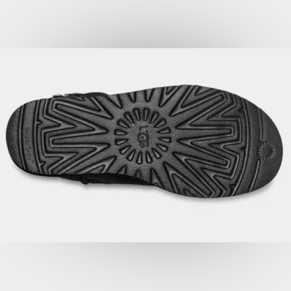 UGG | Bailey Button II - Picture 6 of 11